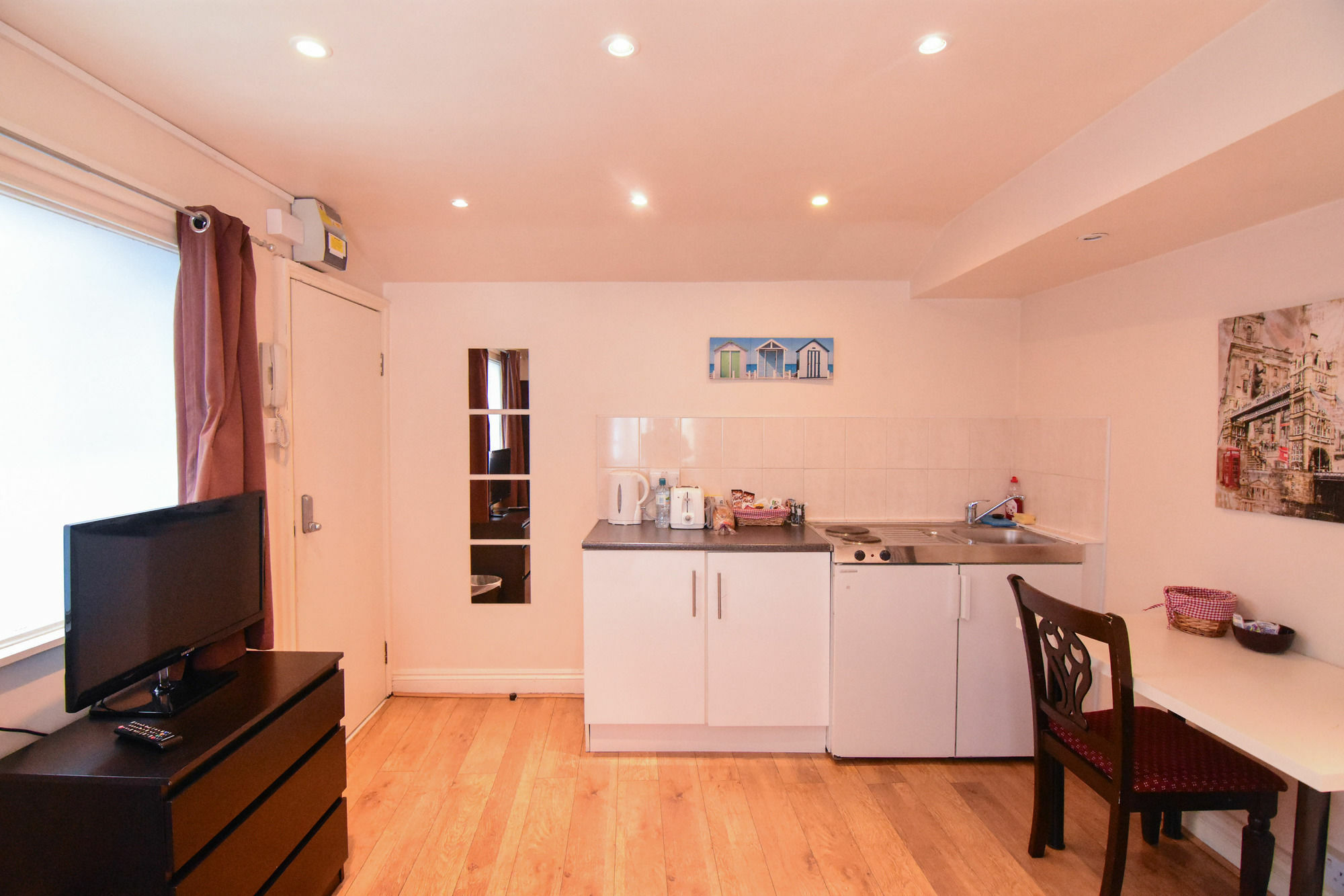 Monopoly Accommodations Apartment *